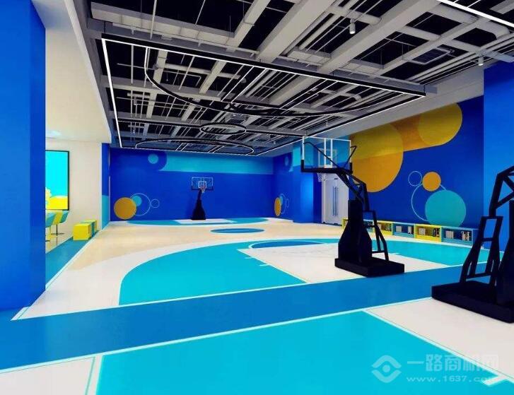 如何根据篮球比赛的不同阶段调整力量训练强度？_2